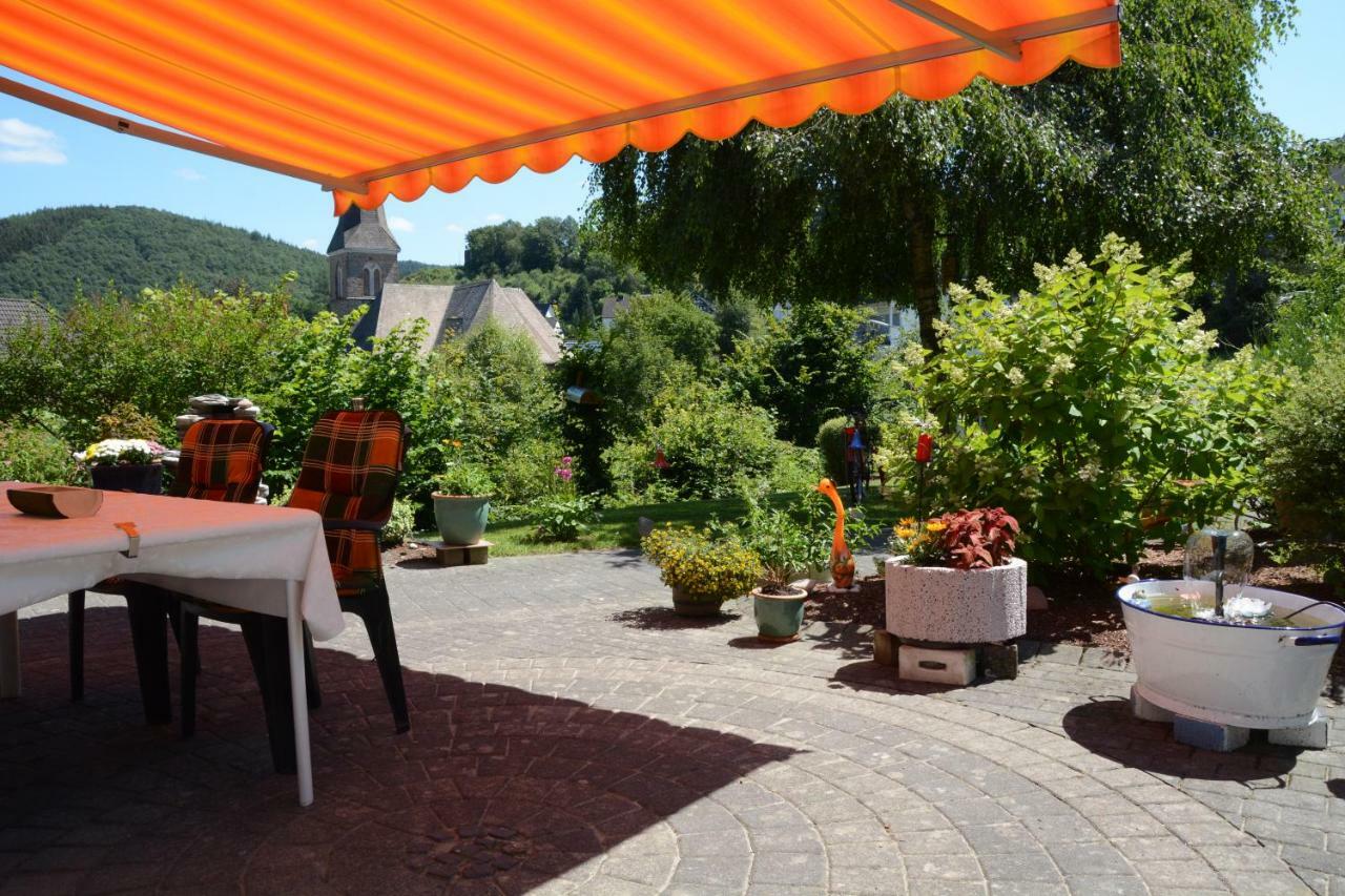 Ferienwohnung Burgblick Bilstein Esterno foto