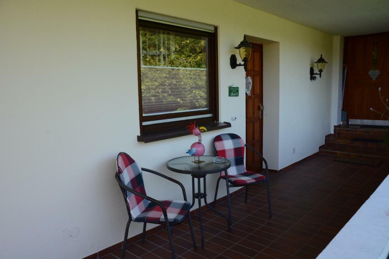 Ferienwohnung Burgblick Bilstein Esterno foto